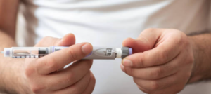 Terapia de Reemplazo Hormonal (TRH): Todo lo que Necesitas Saber - Guía Completa 2025