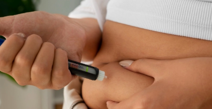 La Diferencia Real entre Hormonas Bioidénticas y Sintéticas