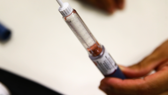 Terapia Hormonal Local vs. Sistémica: ¿Cuál es Mejor para Ti?