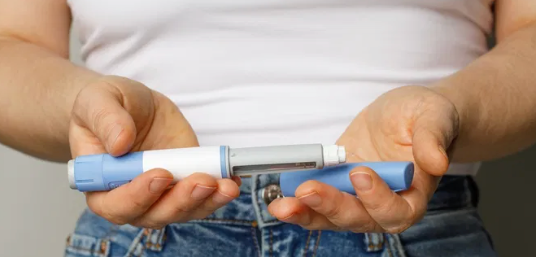 Reemplazo Hormonal para Hombres: Consulta con un Urólogo