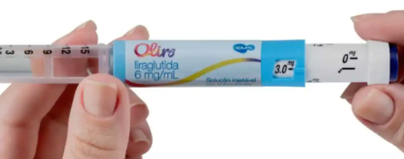 Adiós al "Cejos Caídos": Toxina Botulínica para un Efecto Lifting Masculino