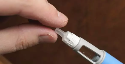 Errores comunes que dañan tu piel en la playa o piscina