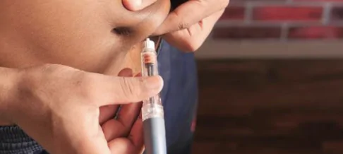 ¿Qué es el Reemplazo Hormonal? Guía Completa para Principiantes 2025