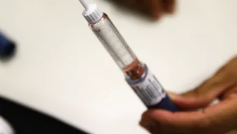 Terapia Hormonal Local vs. Sistémica: ¿Cuál es Mejor para Ti?