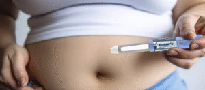 ¿A qué Edad se Recomienda Iniciar el Reemplazo Hormonal Masculino?