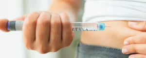 Cómo la Medicina Estética Puede Tratar el Acné y sus Cicatrices